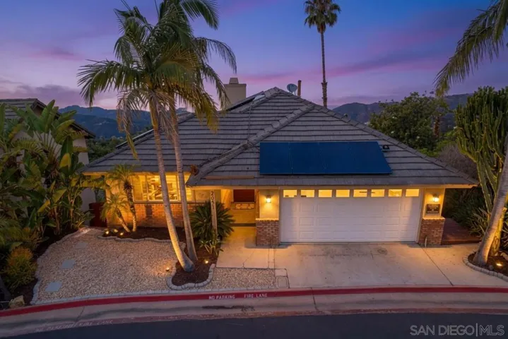 2054 Skyview, Escondido, California 92027