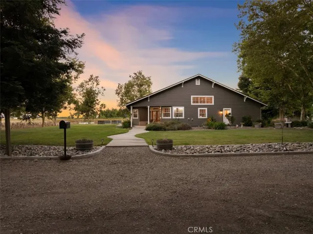 10975 Shasta Boulevard, Los Molinos, California 96055