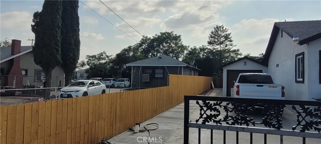 9088 Date, Fontana, California 92335 — photo 5