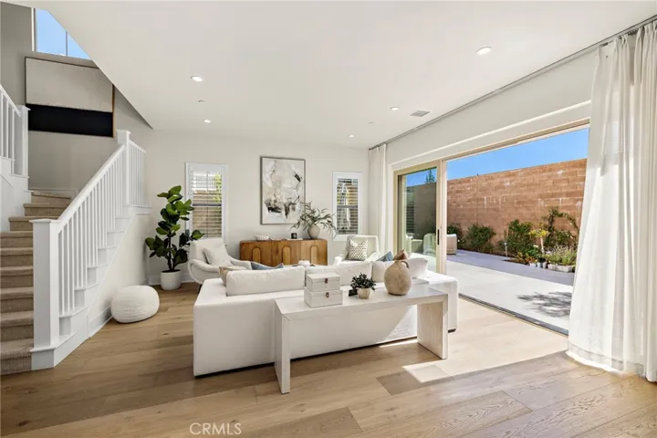 305 Brimwood, Irvine, California 92618