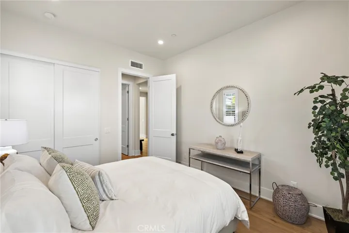 305 Brimwood, Irvine, California 92618