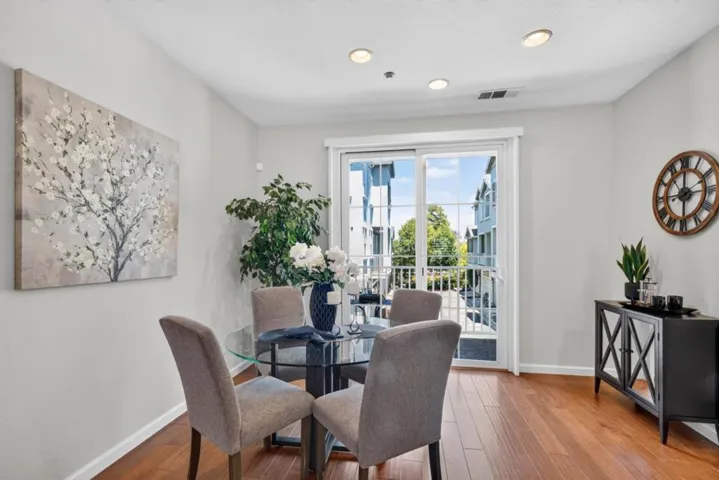 461 Bedford Loop, Mountain View, California 94043