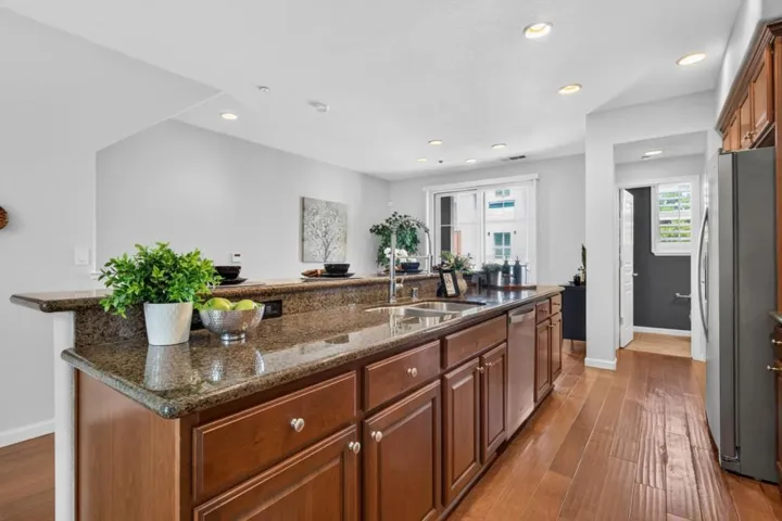461 Bedford Loop, Mountain View, California 94043