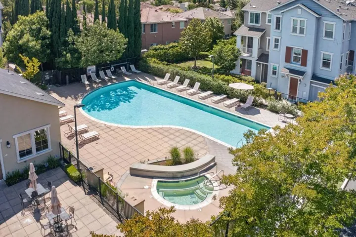 461 Bedford Loop, Mountain View, California 94043