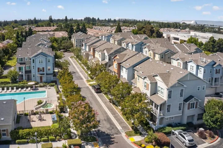 461 Bedford Loop, Mountain View, California 94043