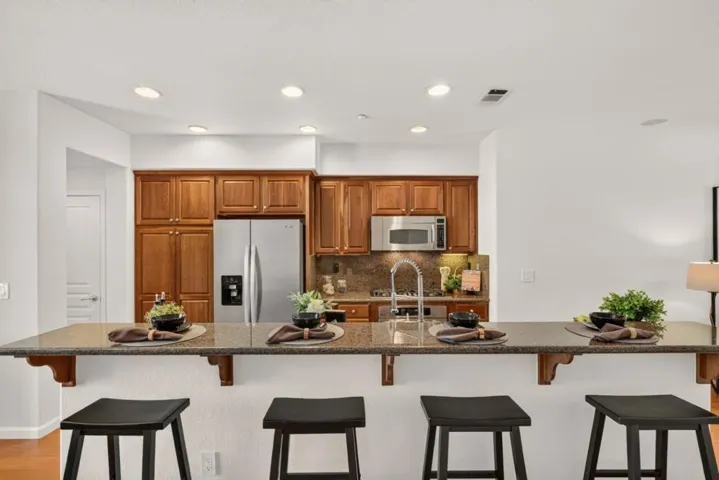 461 Bedford Loop, Mountain View, California 94043