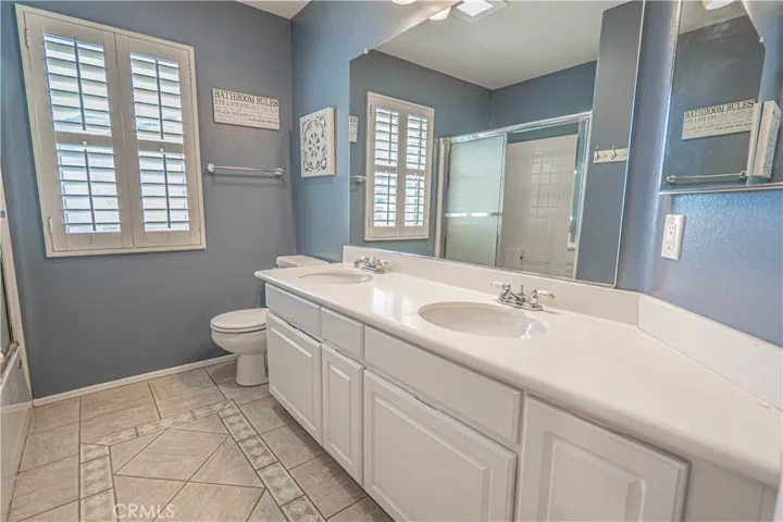 Upstairs Secondary Bathroom