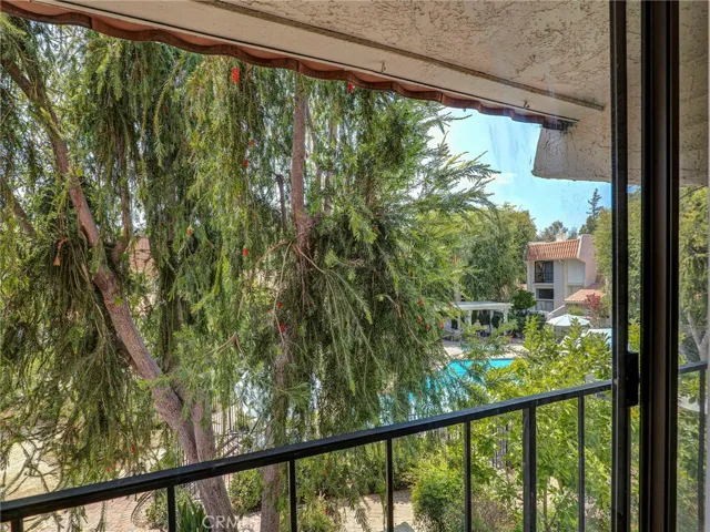 6244 Shoup Avenue, Woodland Hills, California 91367