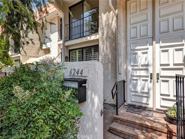 6244 Shoup Avenue, Woodland Hills, California 91367