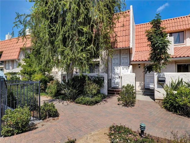 6244 Shoup Avenue, Woodland Hills, California 91367
