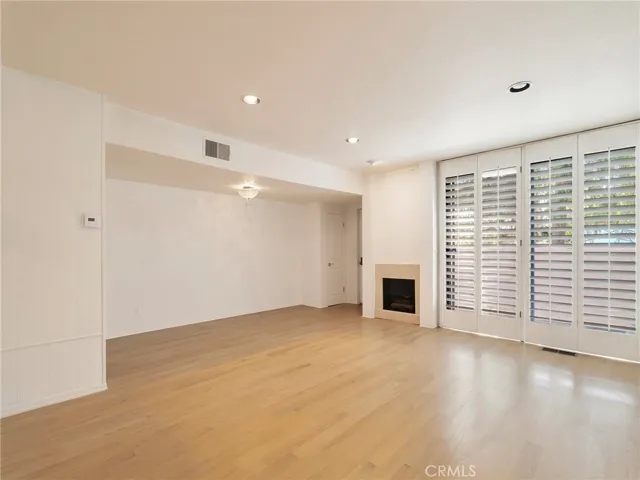 6244 Shoup Avenue, Woodland Hills, California 91367