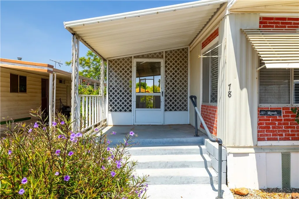 975 California, Calimesa, California 92320 — photo 5
