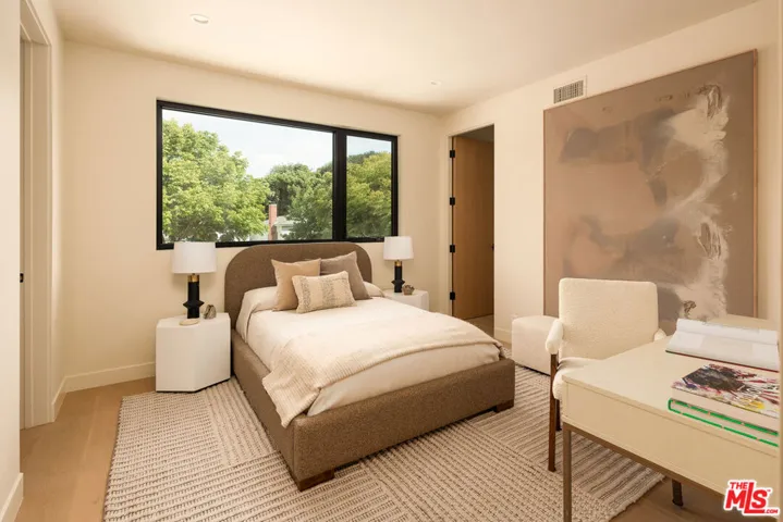 12035 Navy Street, Los Angeles, California 90066