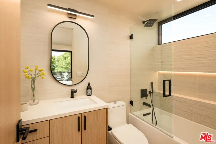 12035 Navy Street, Los Angeles, California 90066
