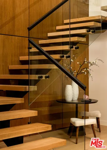 12035 Navy Street, Los Angeles, California 90066