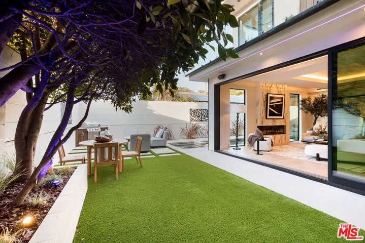 12035 Navy Street, Los Angeles, California 90066
