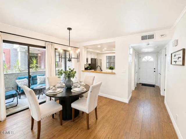 dining to kitchen