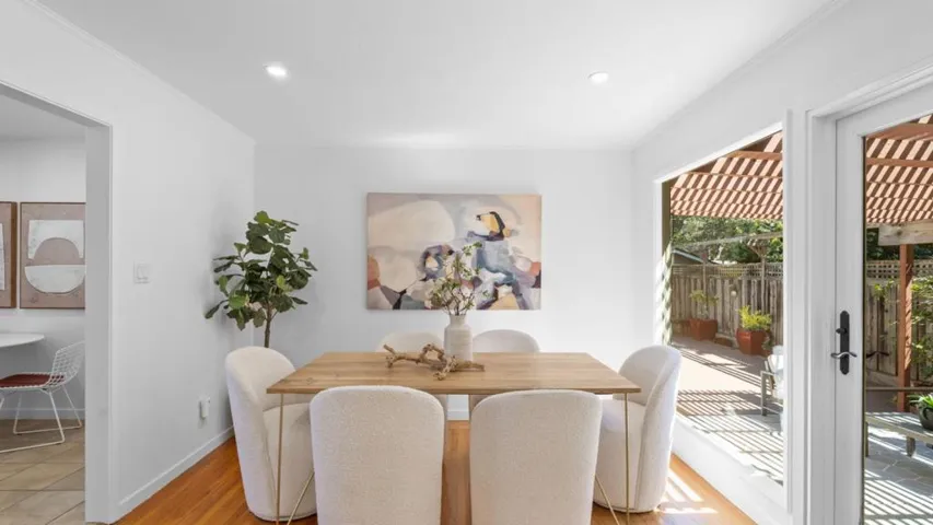 2 Burnham Court, San Carlos, California 94070