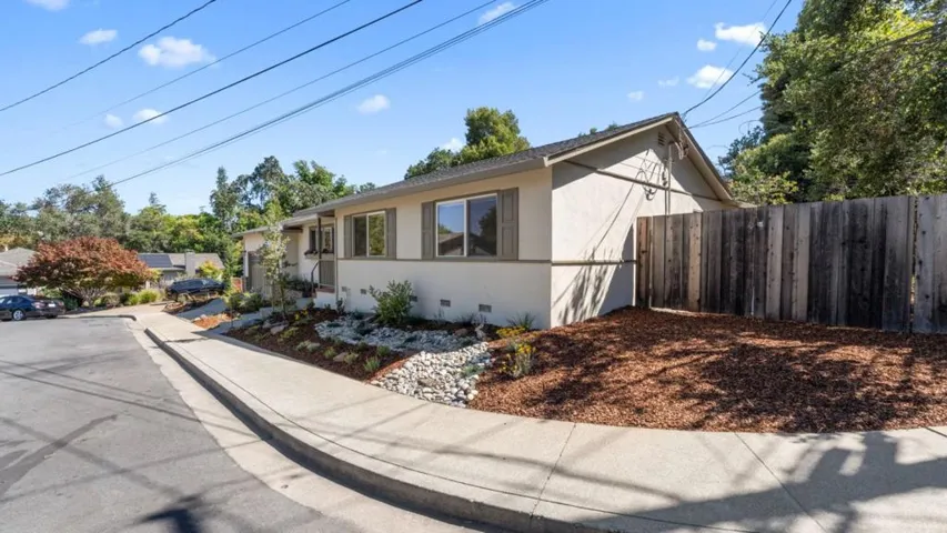 2 Burnham Court, San Carlos, California 94070