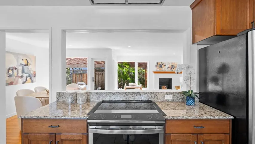 2 Burnham Court, San Carlos, California 94070