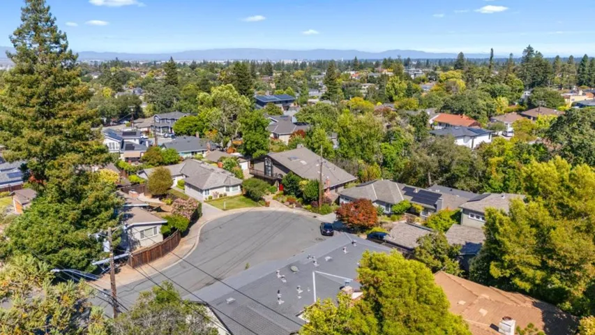2 Burnham Court, San Carlos, California 94070