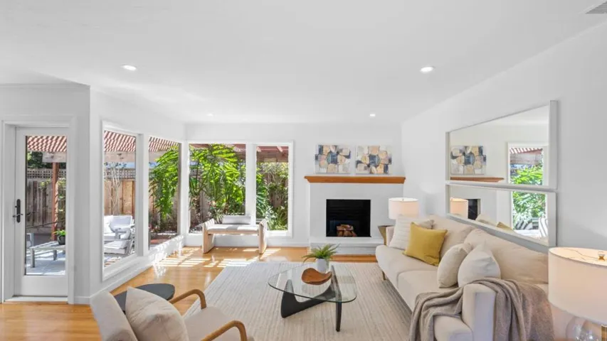 2 Burnham Court, San Carlos, California 94070