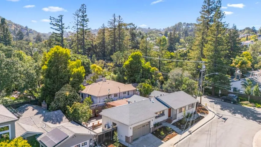 2 Burnham Court, San Carlos, California 94070