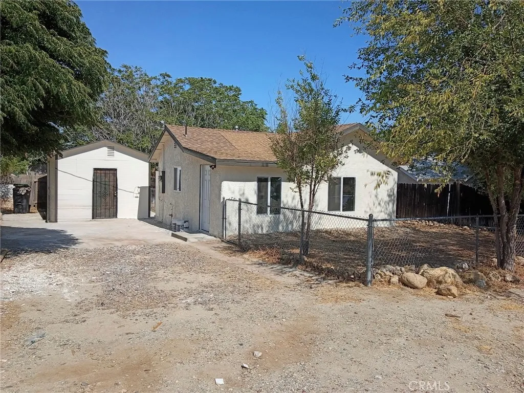 1058 N Hermosa