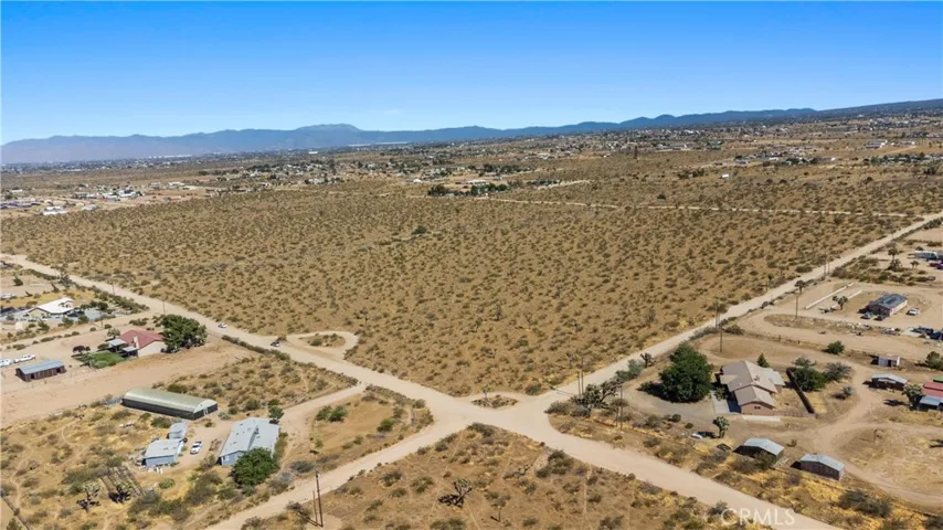1 Nevada Road, Phelan, California 92371