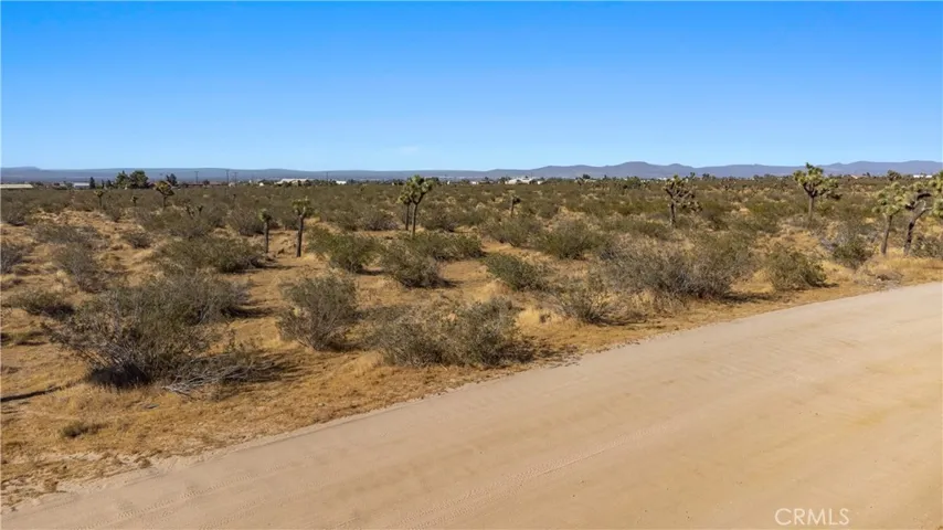 1 Nevada Road, Phelan, California 92371