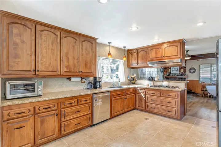 15914 Lawnhill, La Mirada, California 90638