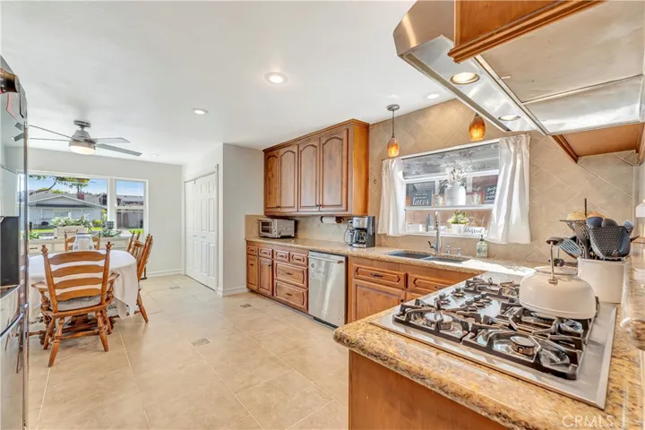 15914 Lawnhill, La Mirada, California 90638