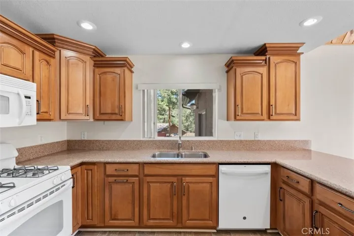 5438 Desert View, Wrightwood, California 92397