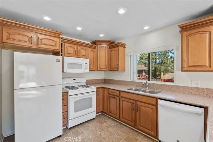 5438 Desert View, Wrightwood, California 92397