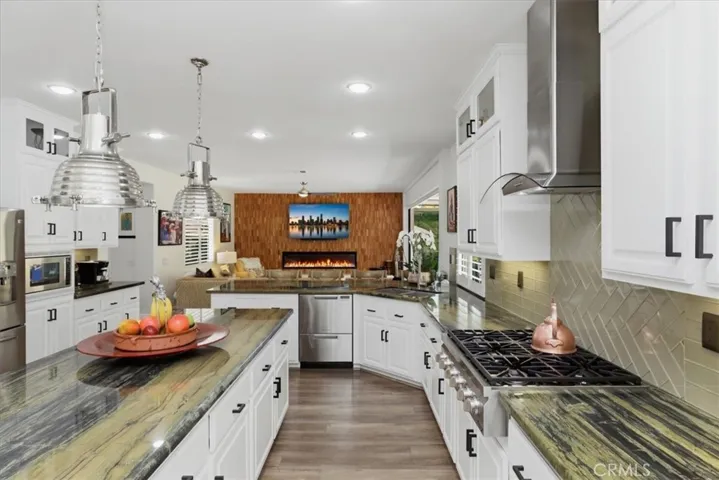 1536 Vandagriff, Corona, California 92883