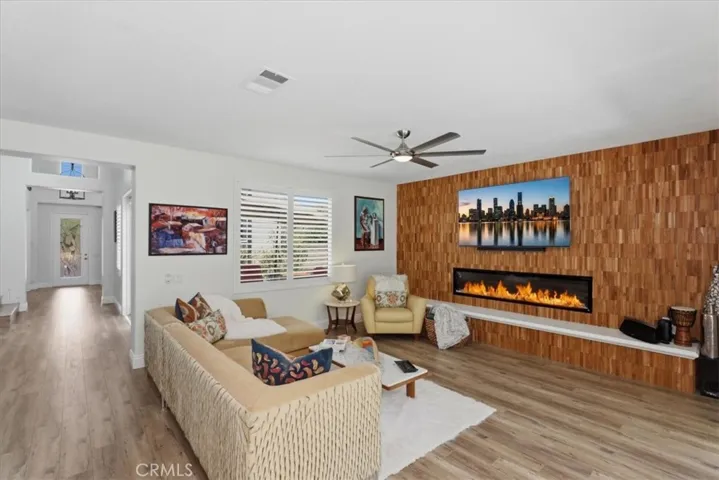 1536 Vandagriff, Corona, California 92883