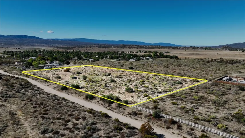 3 Lanik Ln, Anza, California 92539