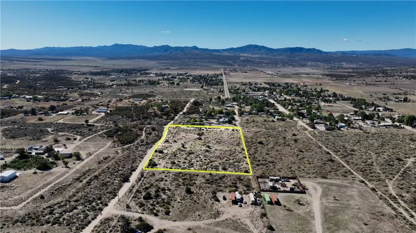 3 Lanik Ln, Anza, California 92539