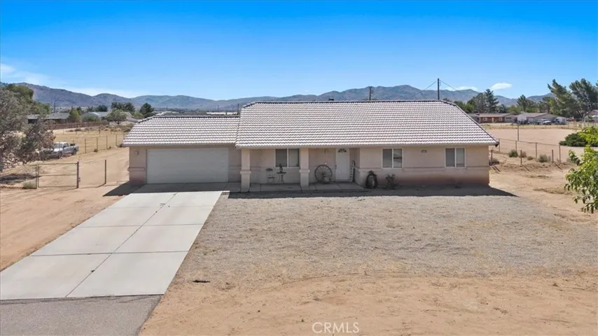 15535 Erie Road, Apple Valley, California 92307