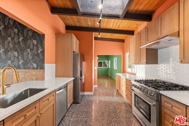 2065 Kew Drive, Los Angeles, California 90046