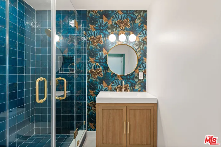 Guest Bathroom 1