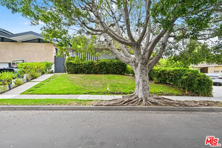 9512 Duxbury Lane, Los Angeles, California 90034
