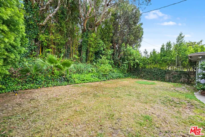 9512 Duxbury Lane, Los Angeles, California 90034