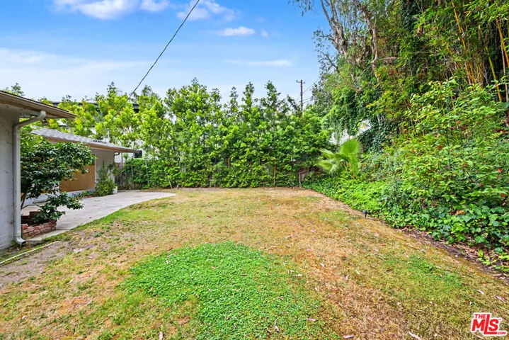 9512 Duxbury Lane, Los Angeles, California 90034