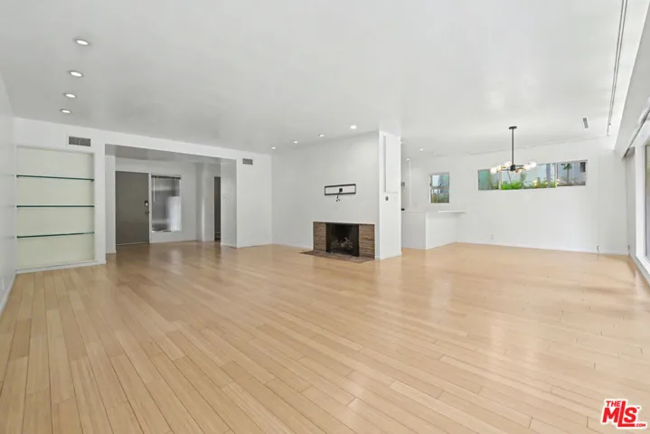 9512 Duxbury Lane, Los Angeles, California 90034