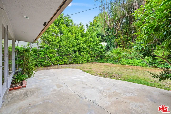 9512 Duxbury Lane, Los Angeles, California 90034