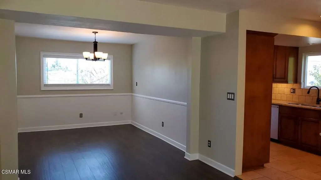 21800 Martinez Street, Woodland Hills, California 91364 — photo 4