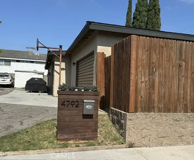Driveway and gate entrance