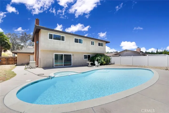 Pool (note no barrier, use caution when visiting)