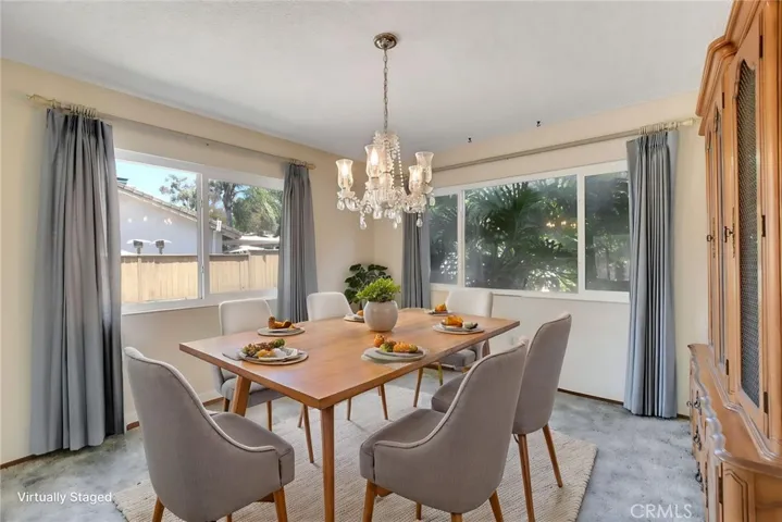 Virtually staged dining room